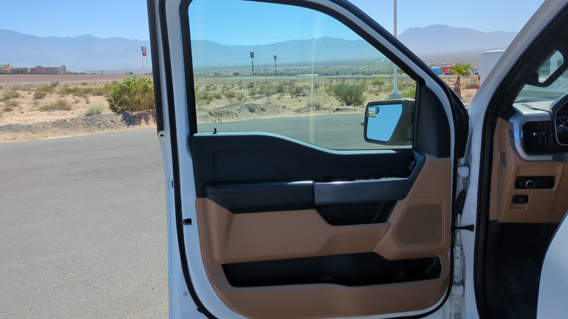 Used 2023 Ford F150 XLT image 12