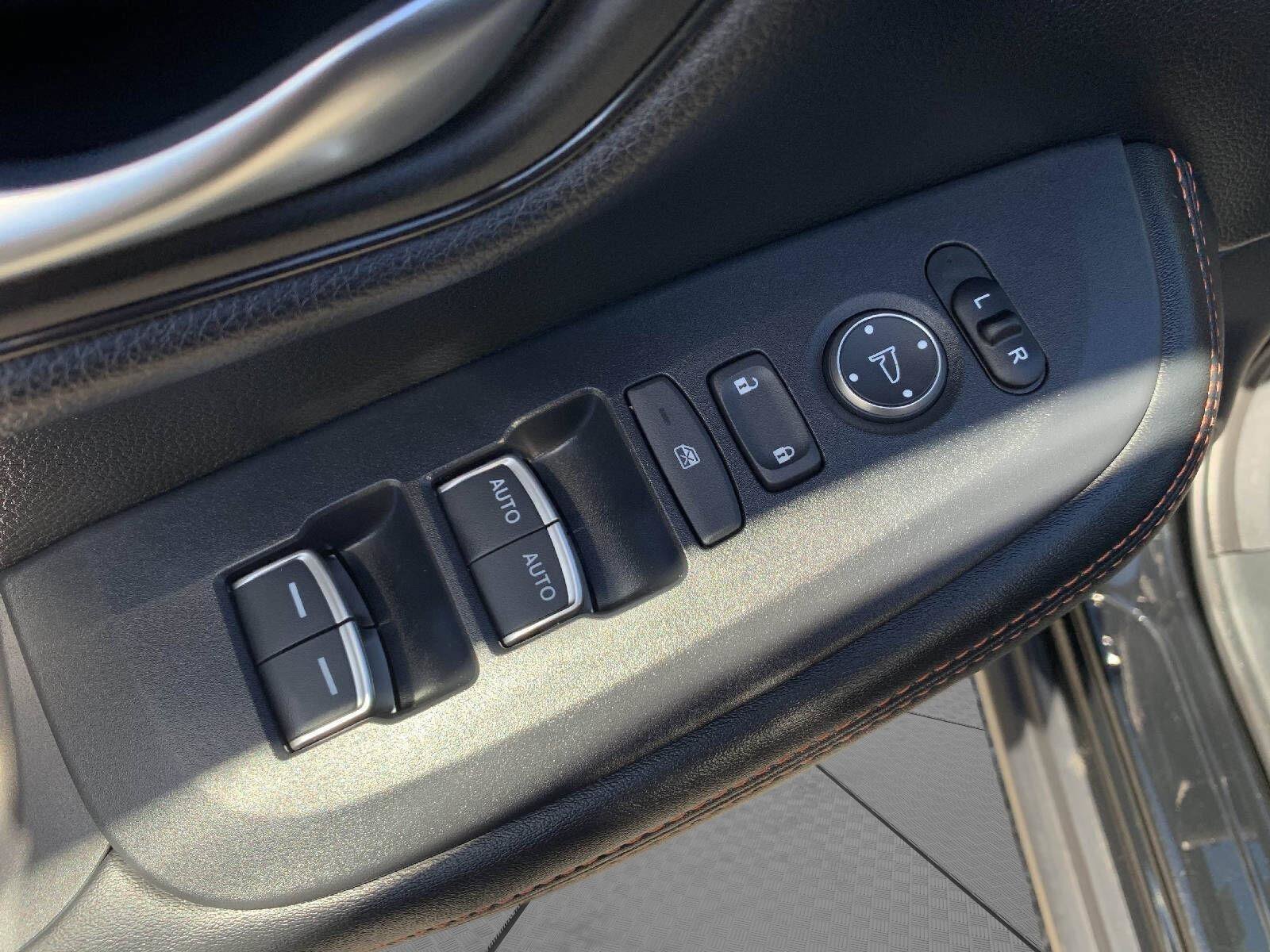 Certified 2025 Honda HR-V Sport image 12