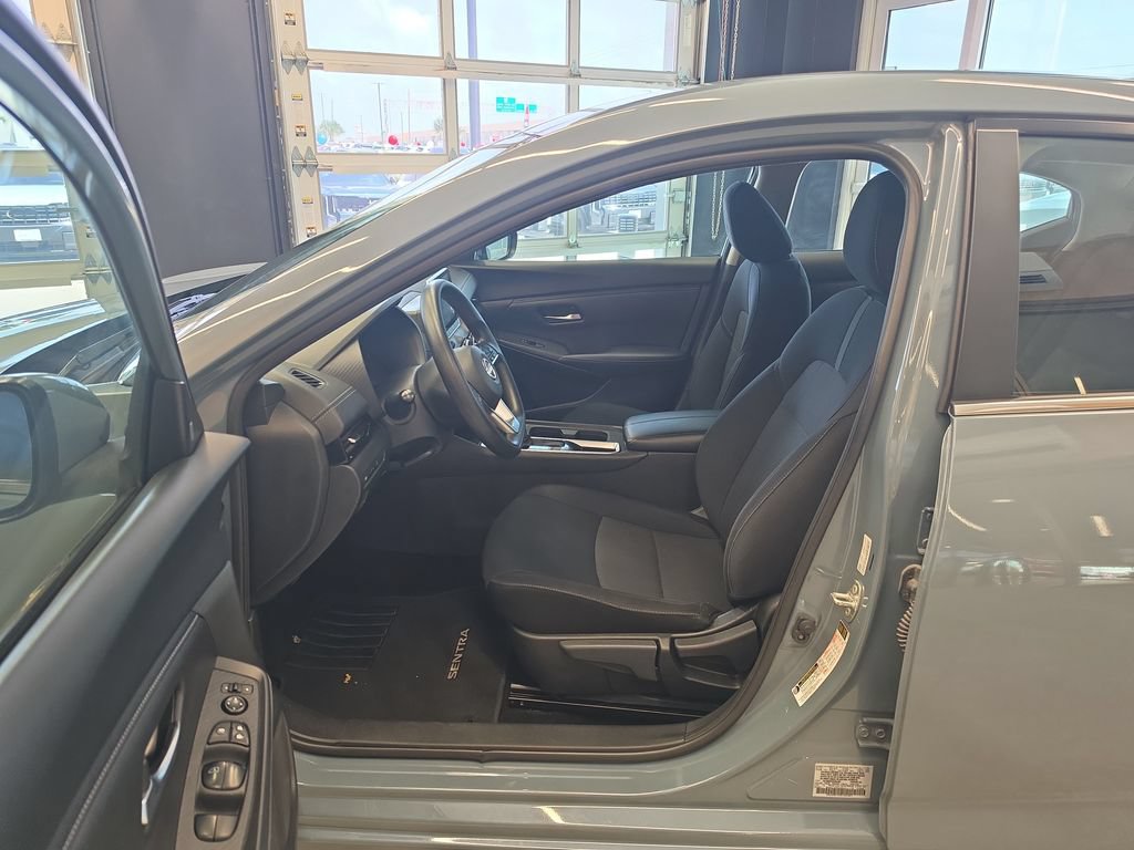 Used 2024 Nissan Sentra SV FWD image 13