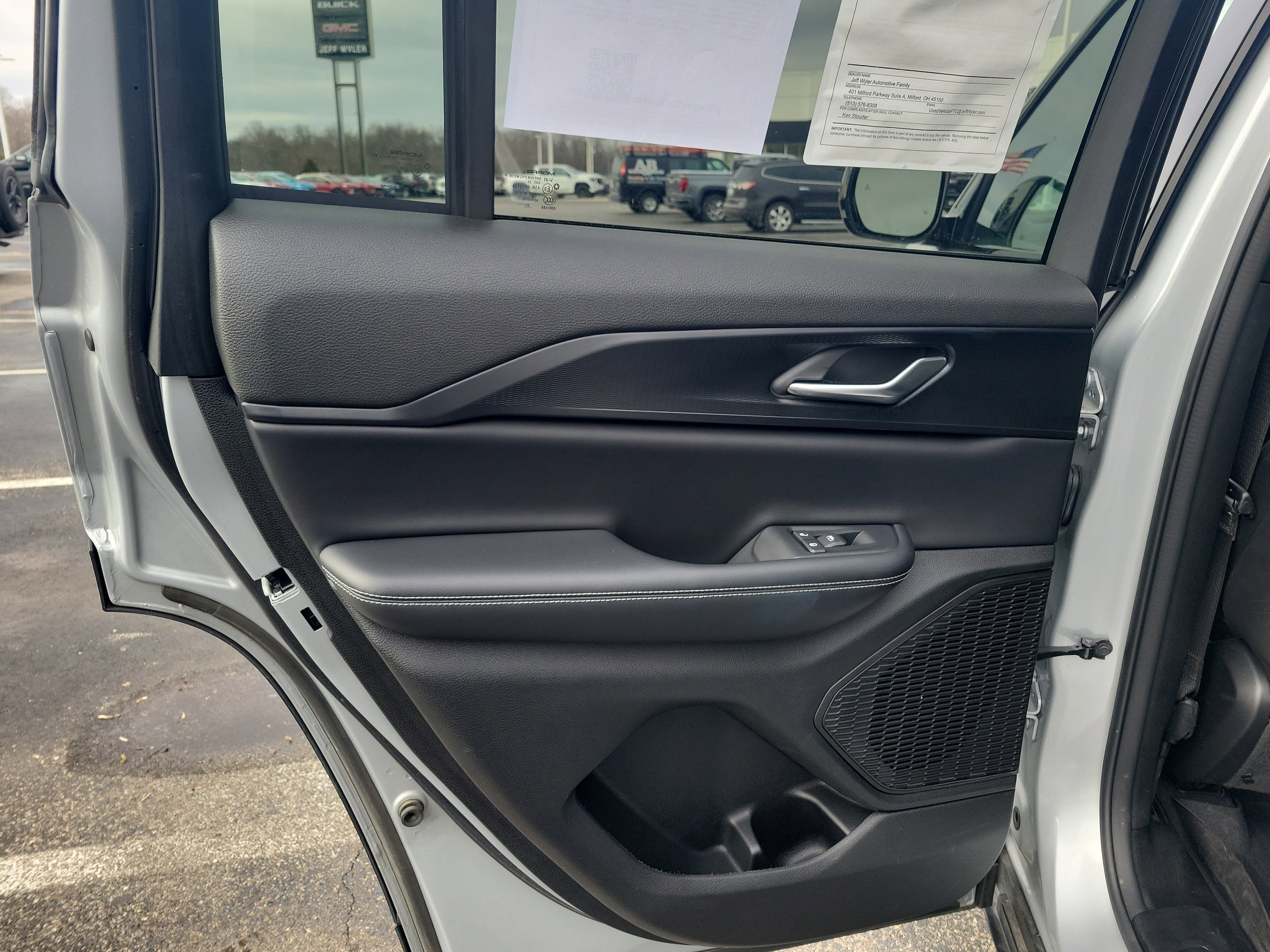 Used 2023 Jeep Grand Cherokee Altitude image 17