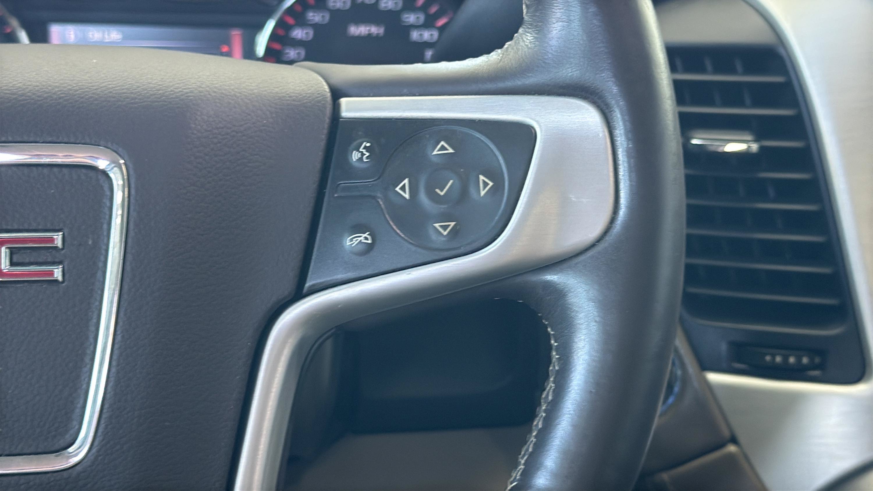 Used 2015 GMC Yukon SLT w/ Open Road Package RWD image 30