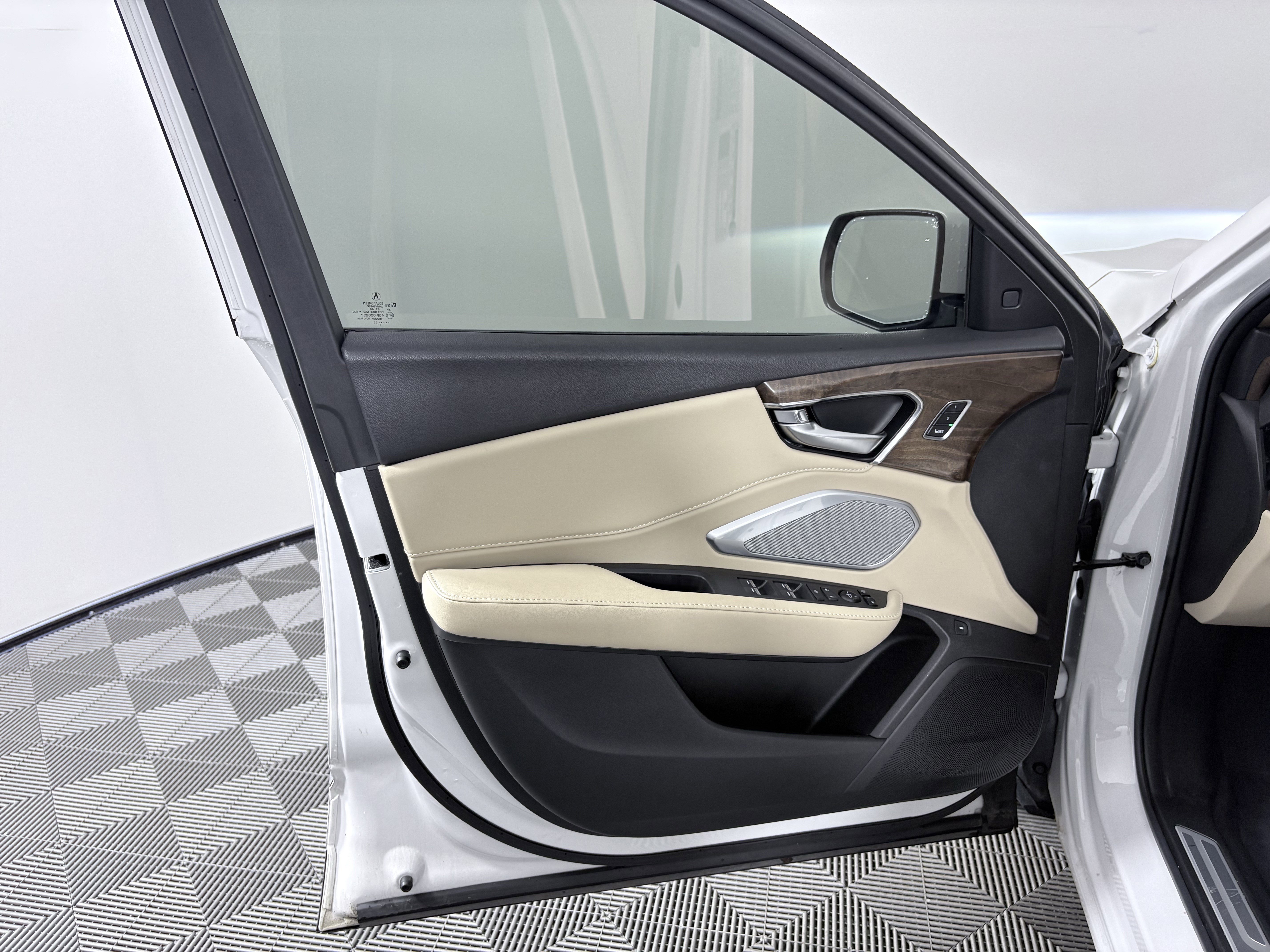 Certified 2023 Acura RDX AWD w/ Advance Package image 9