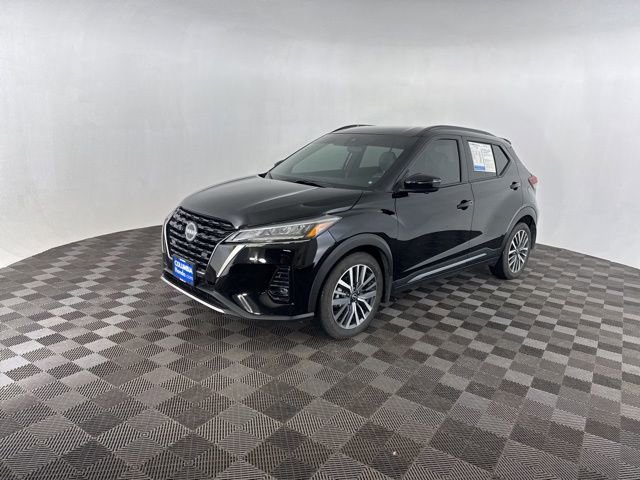 Used 2024 Nissan Kicks SR w/ SR Premium Package image 4