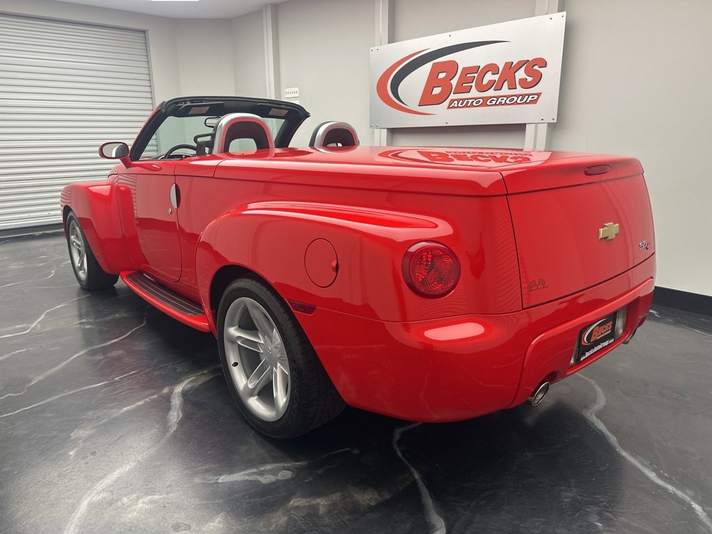 Used 2004 Chevrolet SSR w/ Preferred Equipment Group image 4