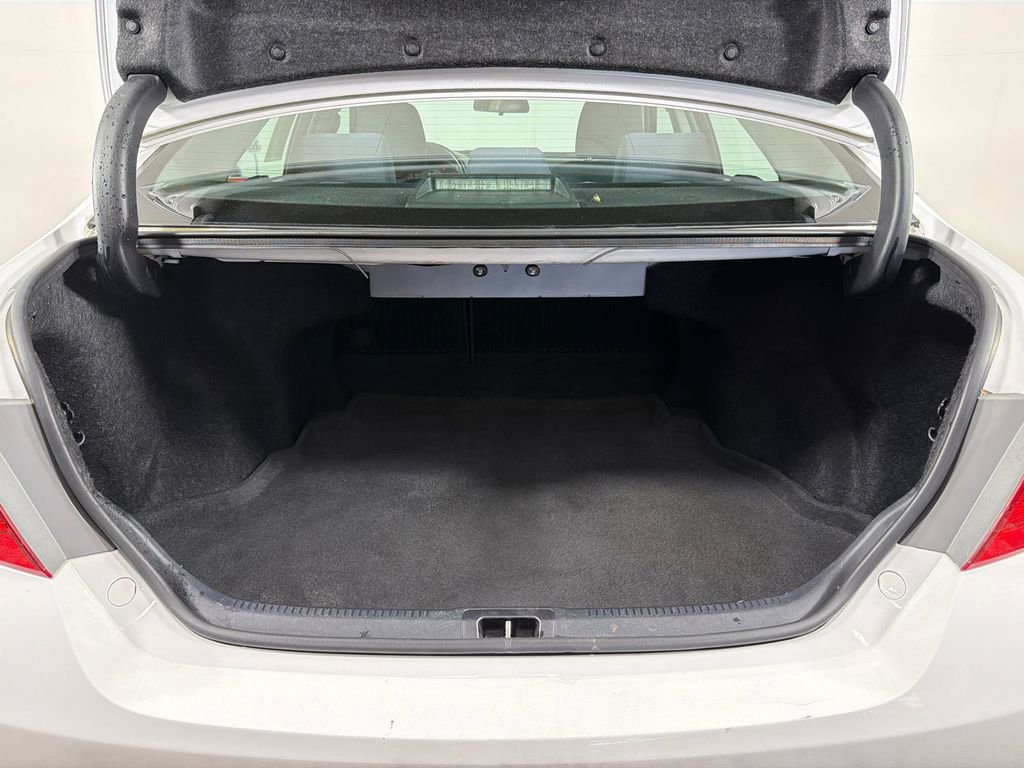 Used 2015 Toyota Camry LE FWD image 18