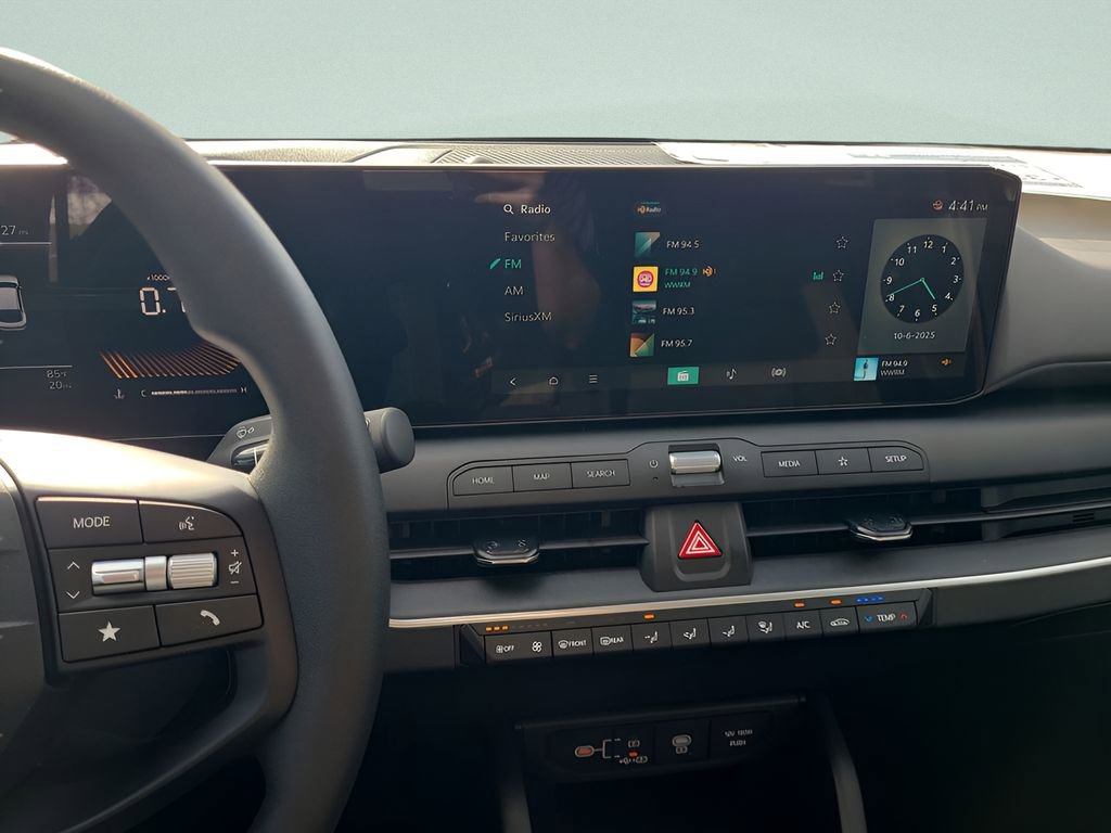 New 2025 Kia K4 FWD image 18