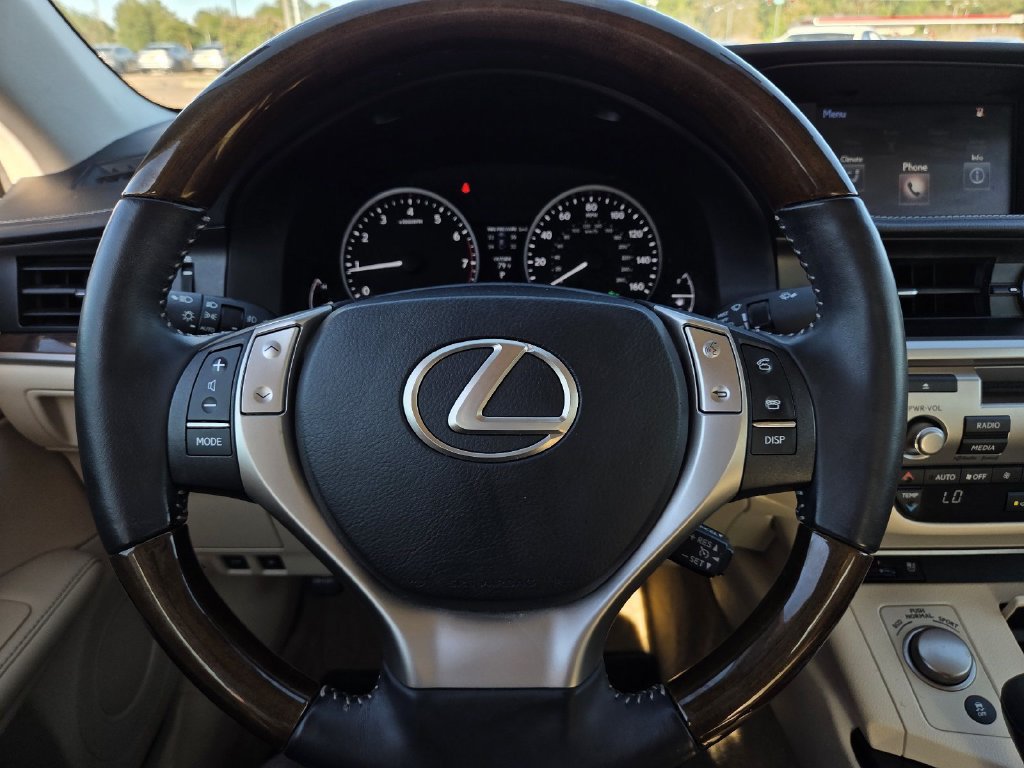 Used 2015 Lexus ES 350 w/ Premium Package FWD image 22