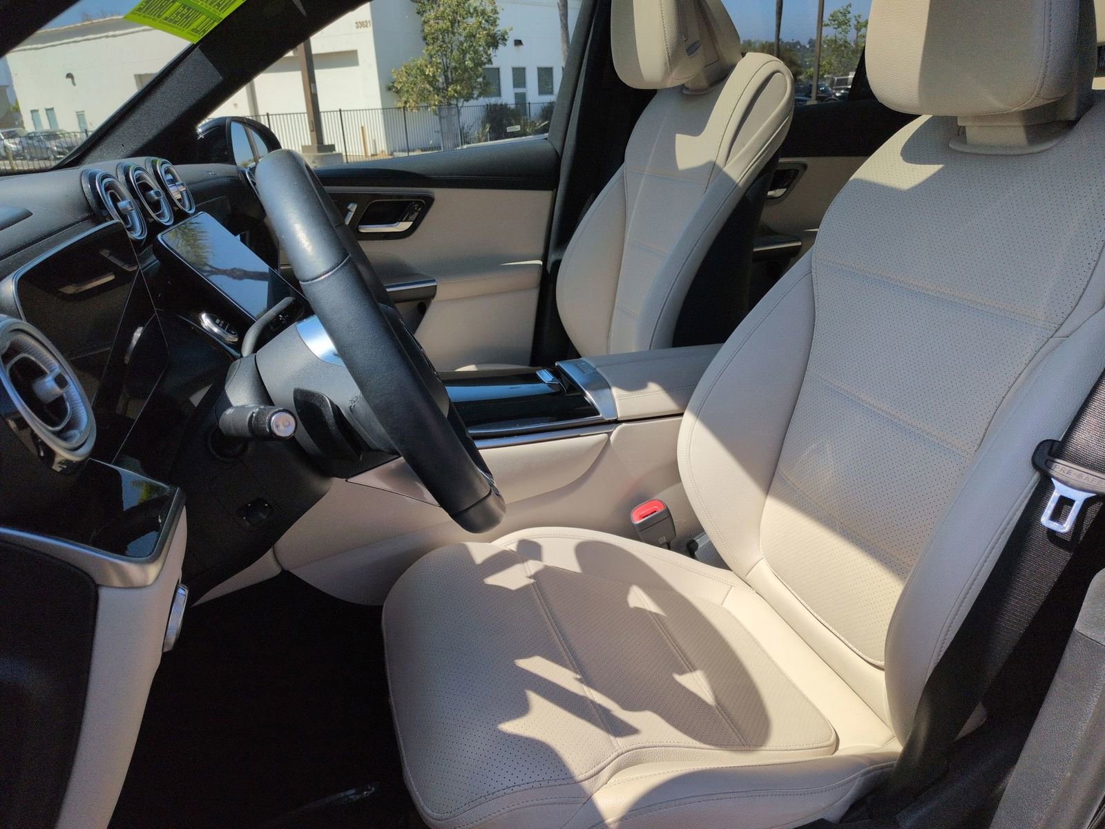 Used 2023 Mercedes-Benz GLC 300 4MATIC image 25