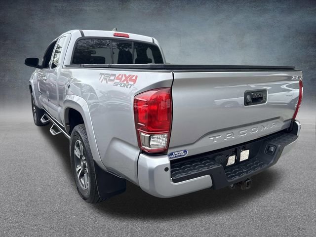 Used 2016 Toyota Tacoma TRD Sport AWD/4WD image 8