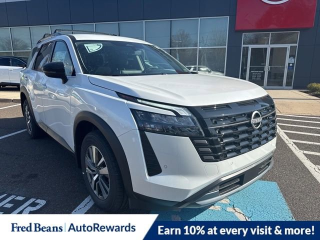 New 2026 Nissan Pathfinder SL image 2