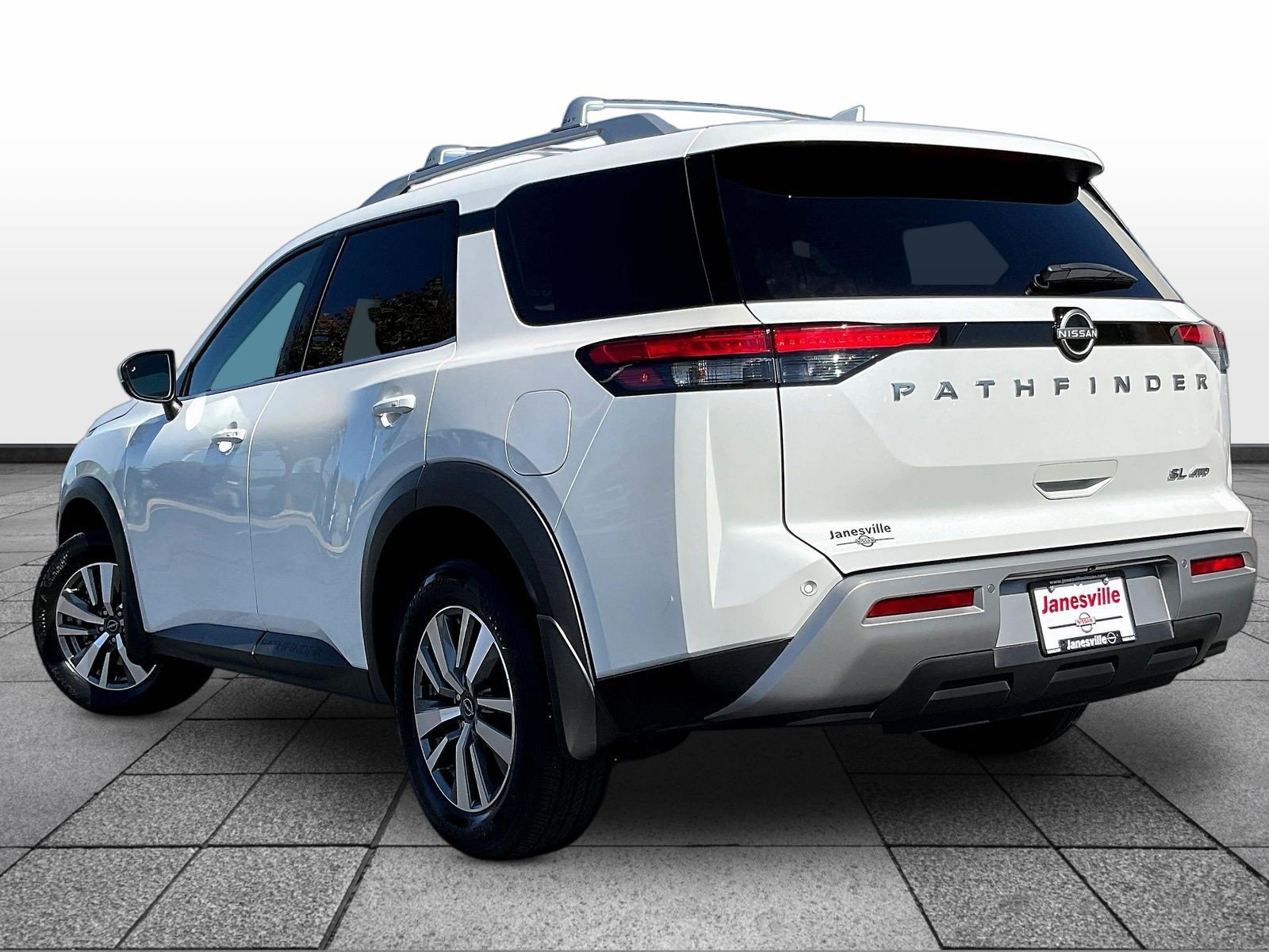 Certified 2025 Nissan Pathfinder SL AWD/4WD image 5