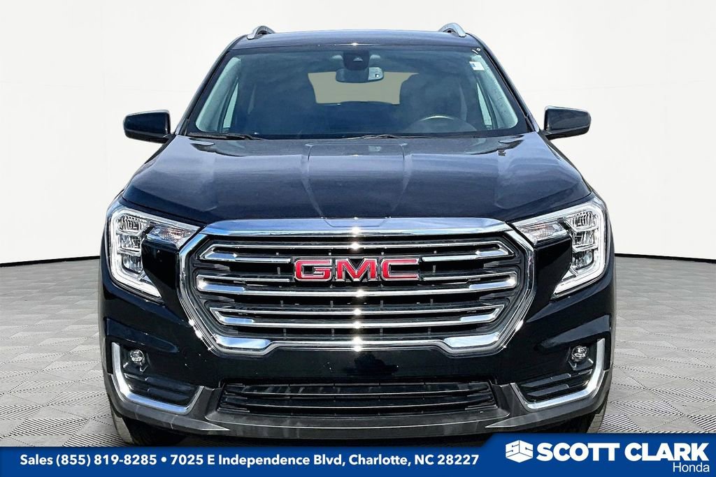 Used 2024 GMC Terrain SLT image 2