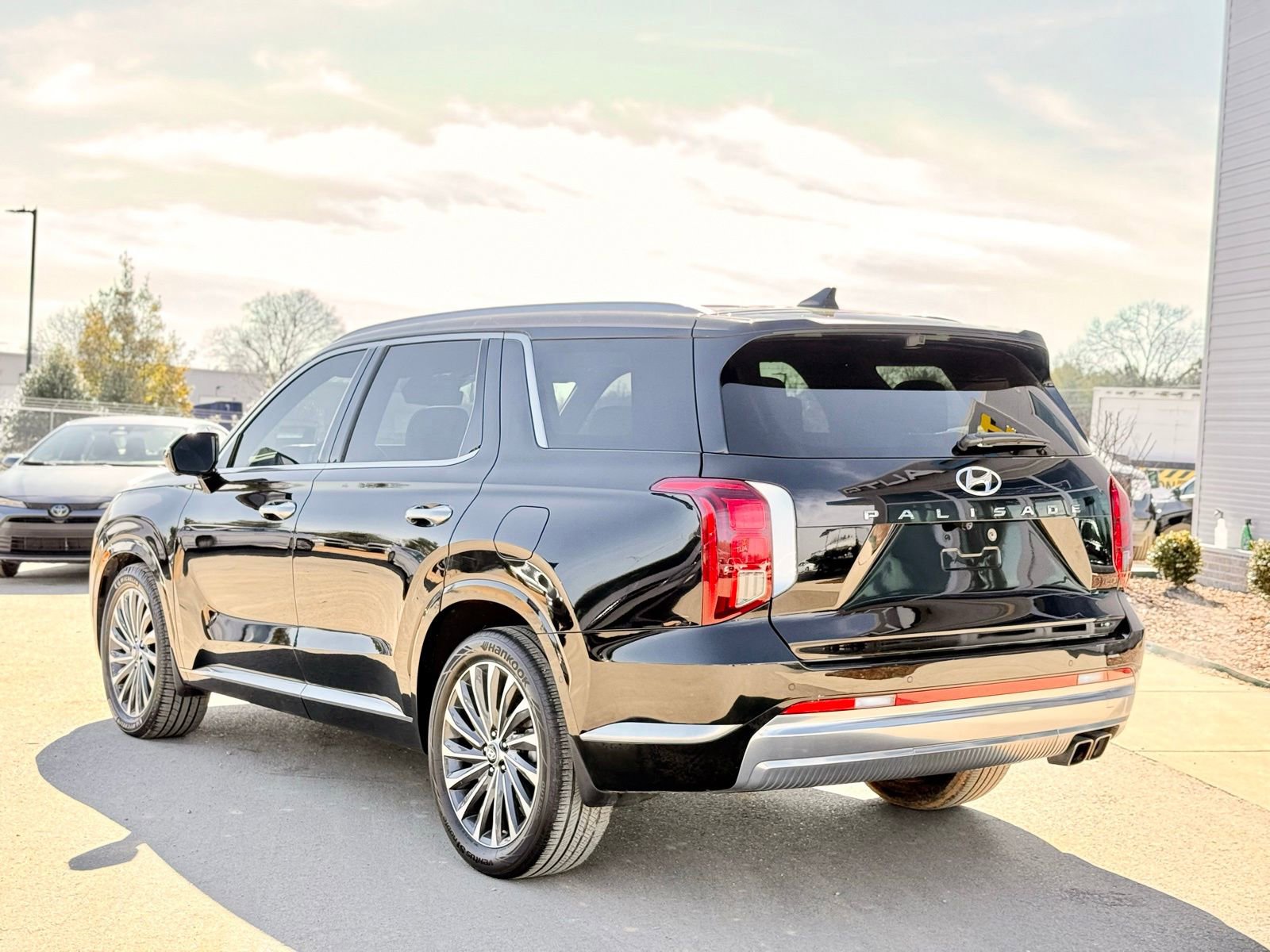 Used 2024 Hyundai Palisade Calligraphy image 10