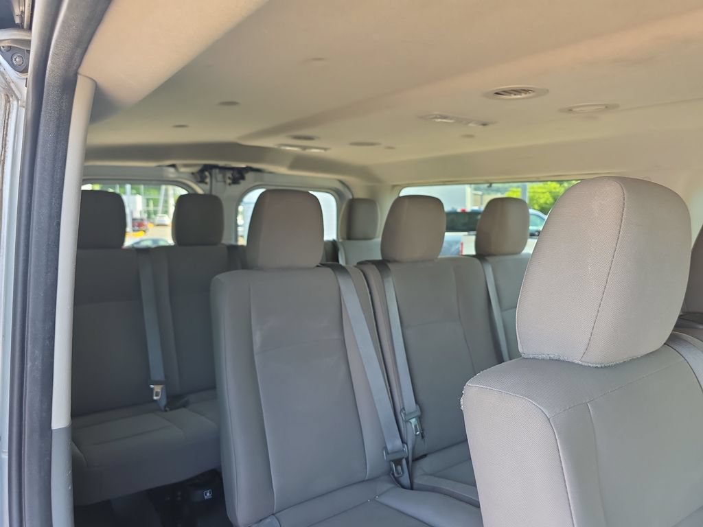 Used 2015 Nissan NV 3500 SV RWD image 17