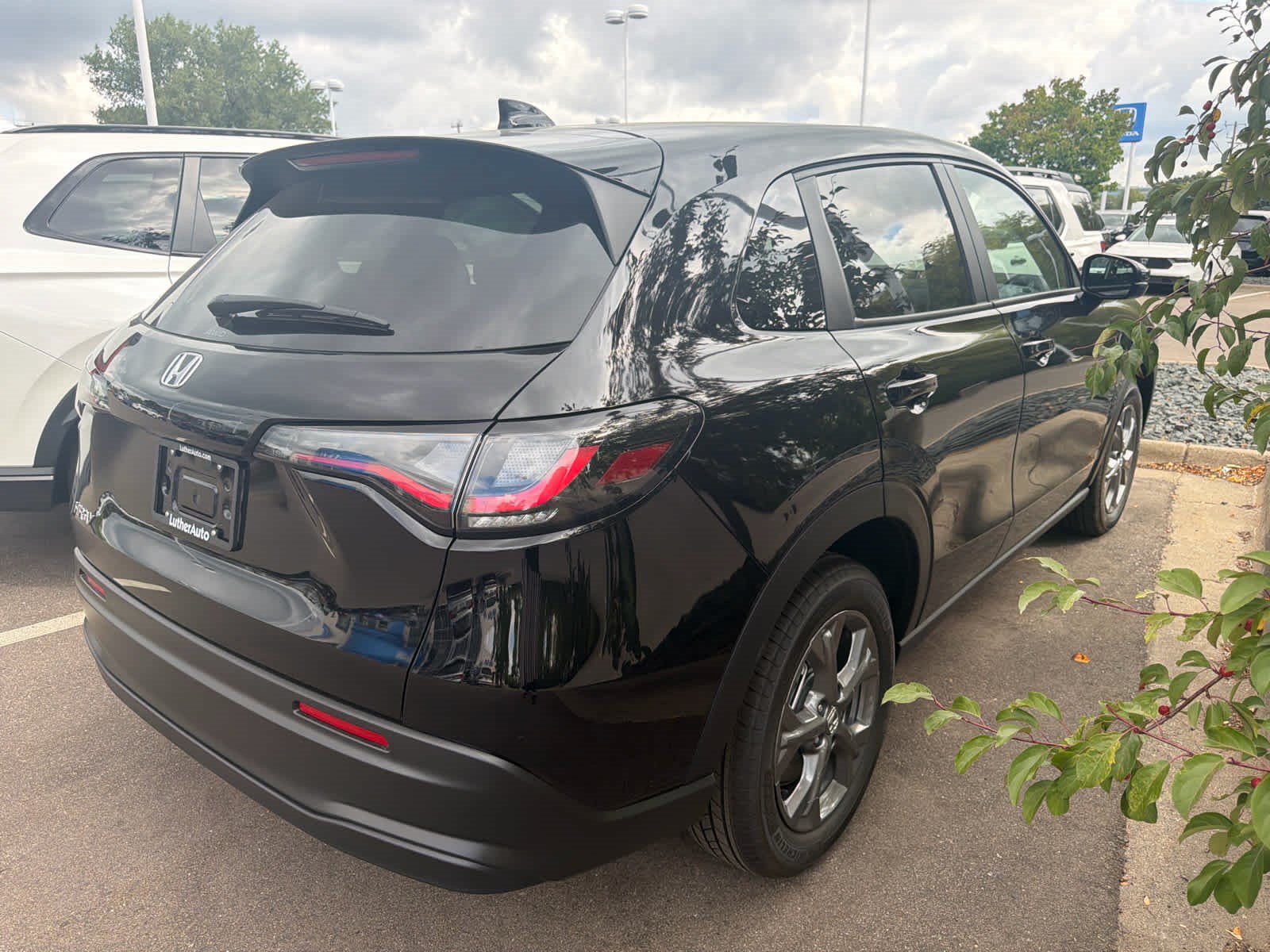 Used 2027 Honda HR-V LX image 5