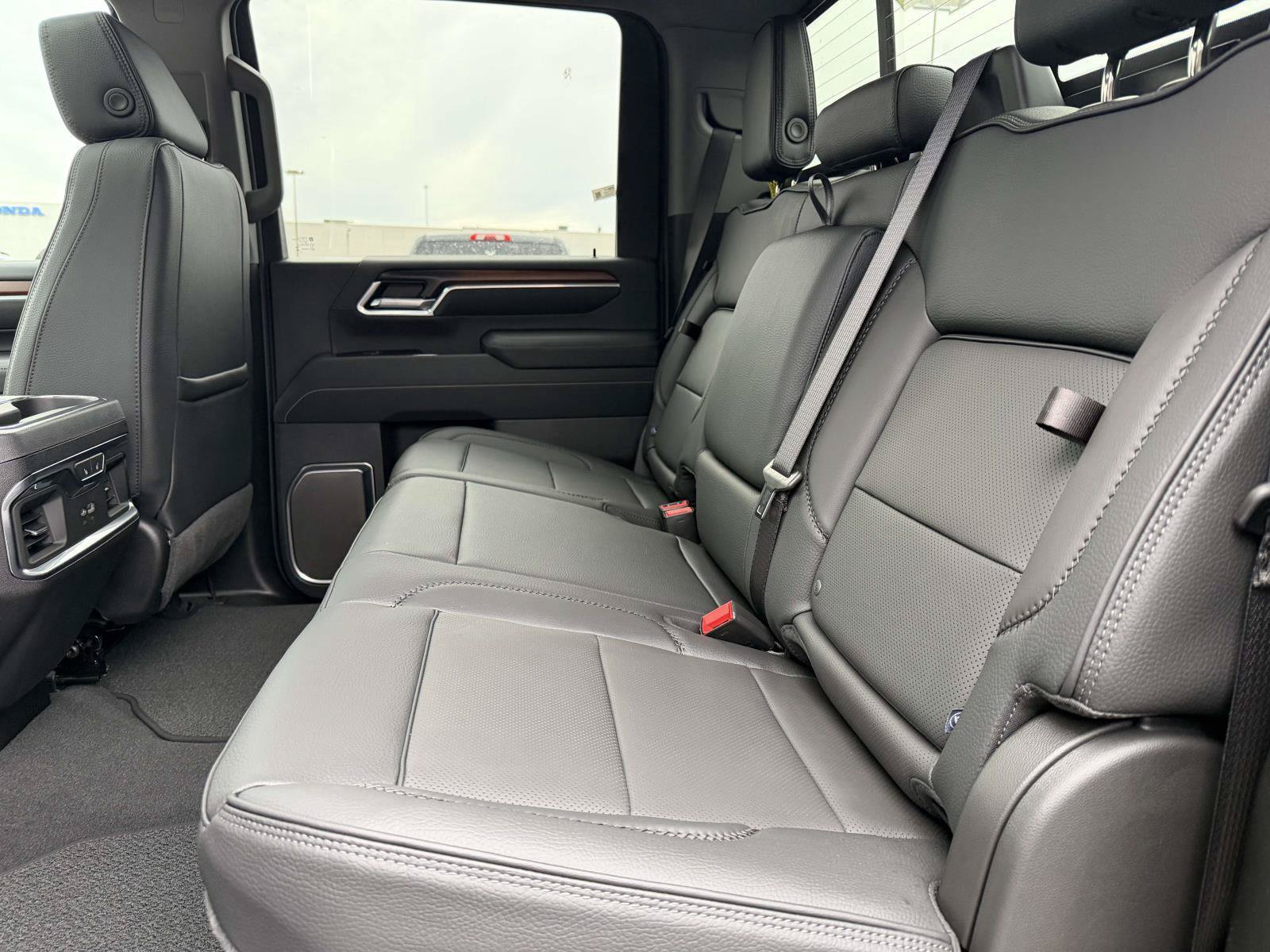New 2026 GMC Sierra 2500 Denali w/ Denali Reserve Package AWD/4WD image 8