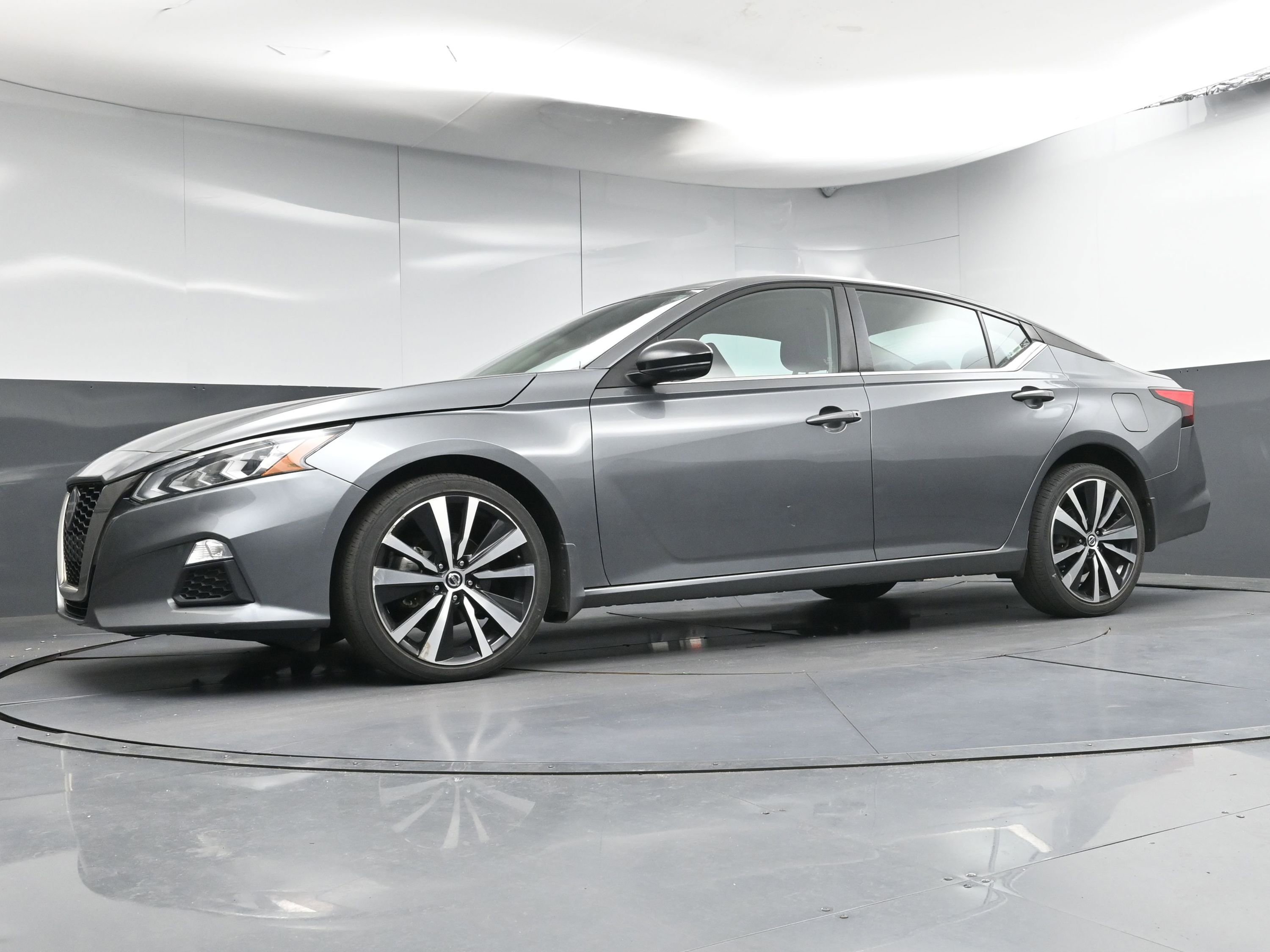 Used 2021 Nissan Altima 2.5 SR w/ SR Premium Package image 22