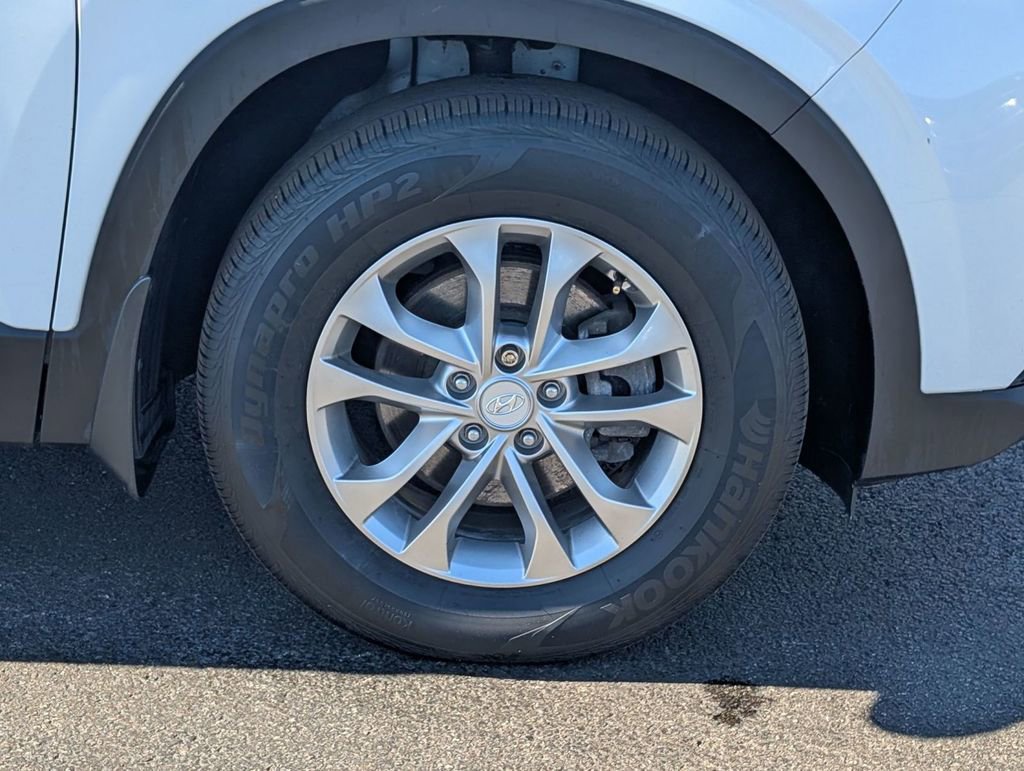 Used 2020 Hyundai Santa Fe SE image 13