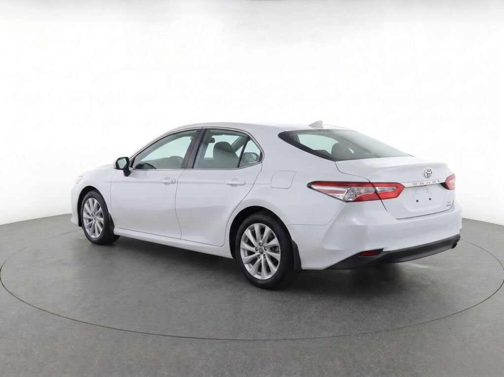 Used 2022 Toyota Camry LE AWD/4WD image 3