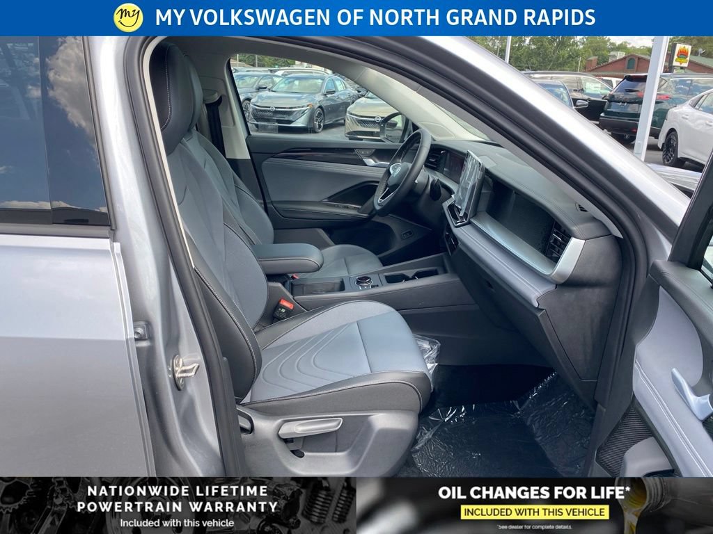 New 2026 Volkswagen Tiguan SE AWD/4WD image 24