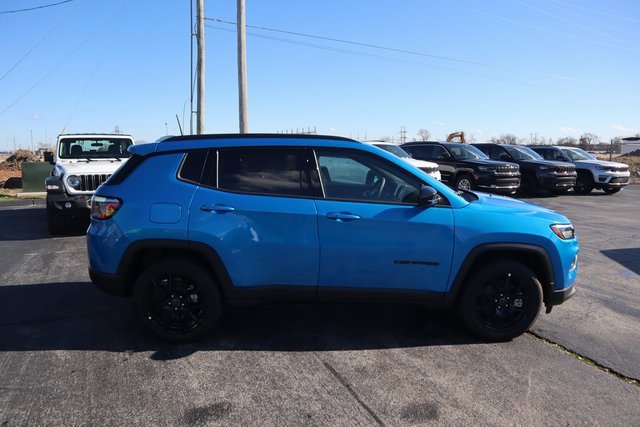 New 2026 Jeep Compass Latitude image 3