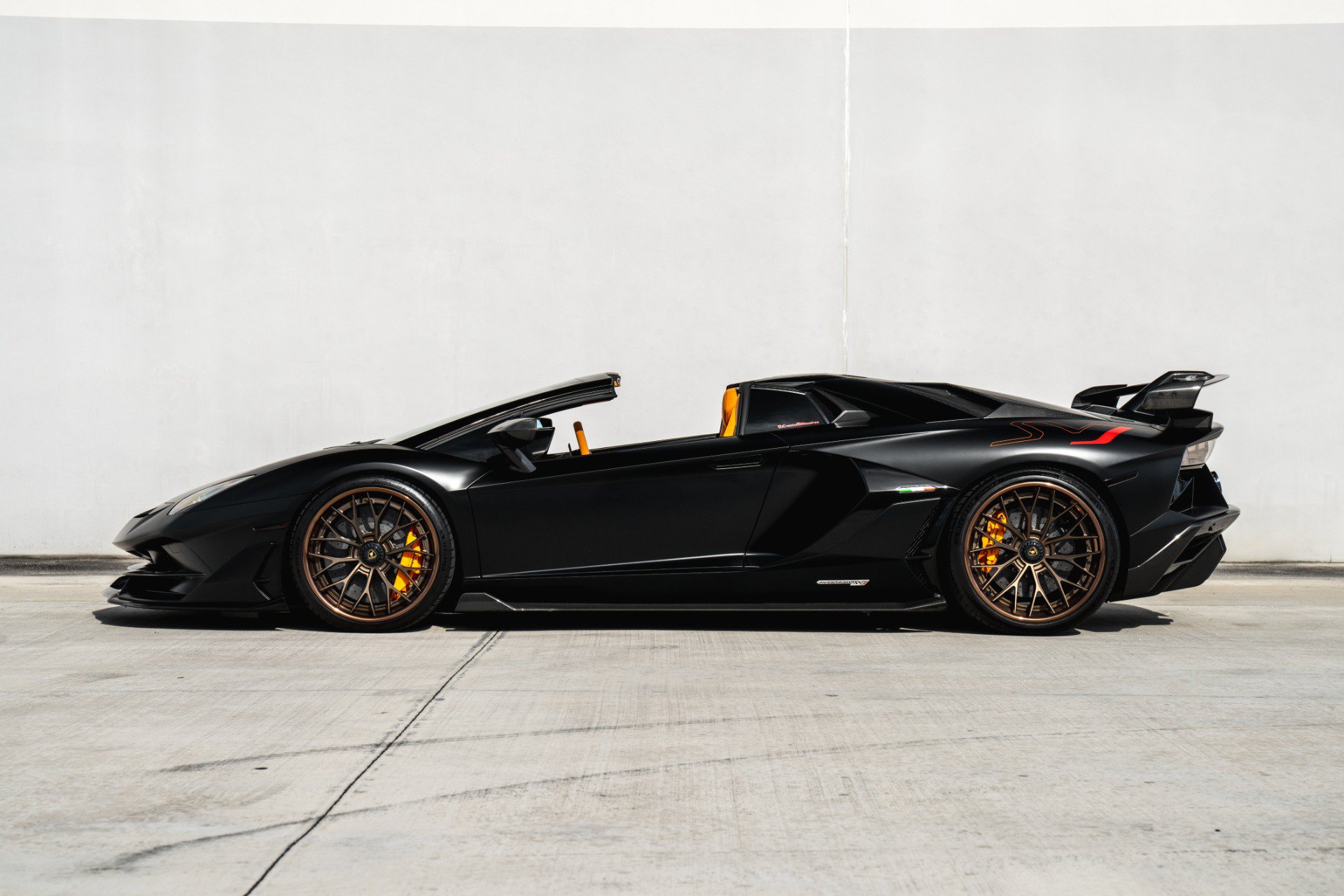 Used 2020 Lamborghini Aventador SVJ AWD/4WD image 10