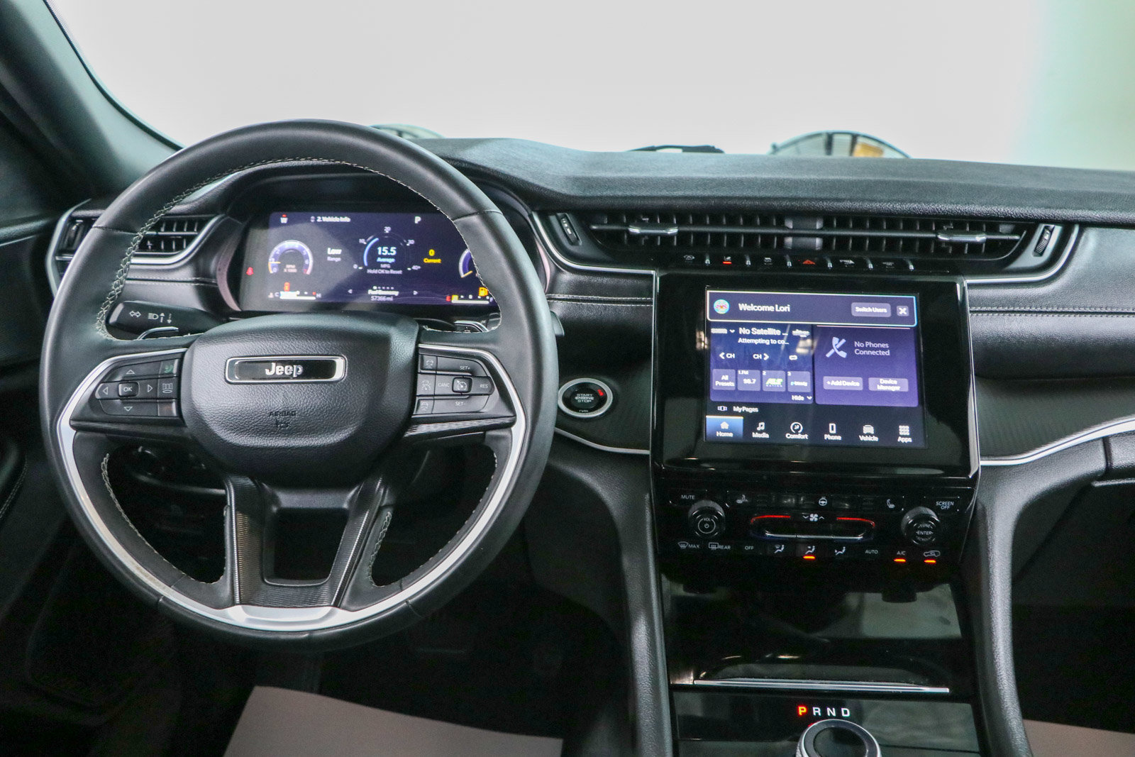 Used 2023 Jeep Grand Cherokee Altitude AWD/4WD image 17