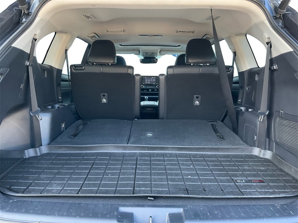 Used 2021 Toyota Highlander XLE image 32