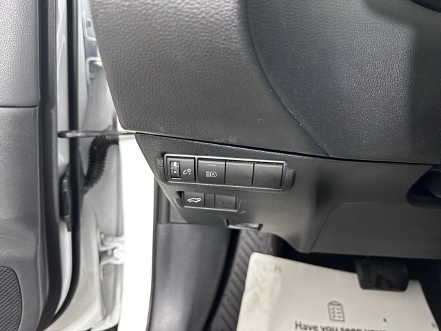 Used 2022 Toyota Corolla Cross XLE w/ Convenience Package image 22