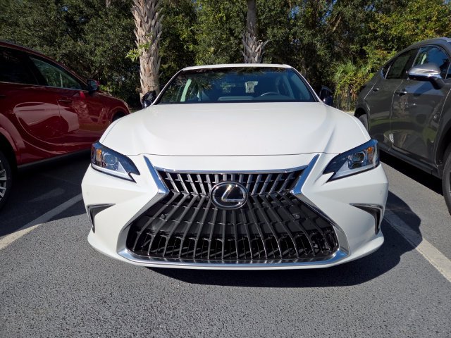 Used 2025 Lexus ES 350 w/ Premium Package FWD image 2