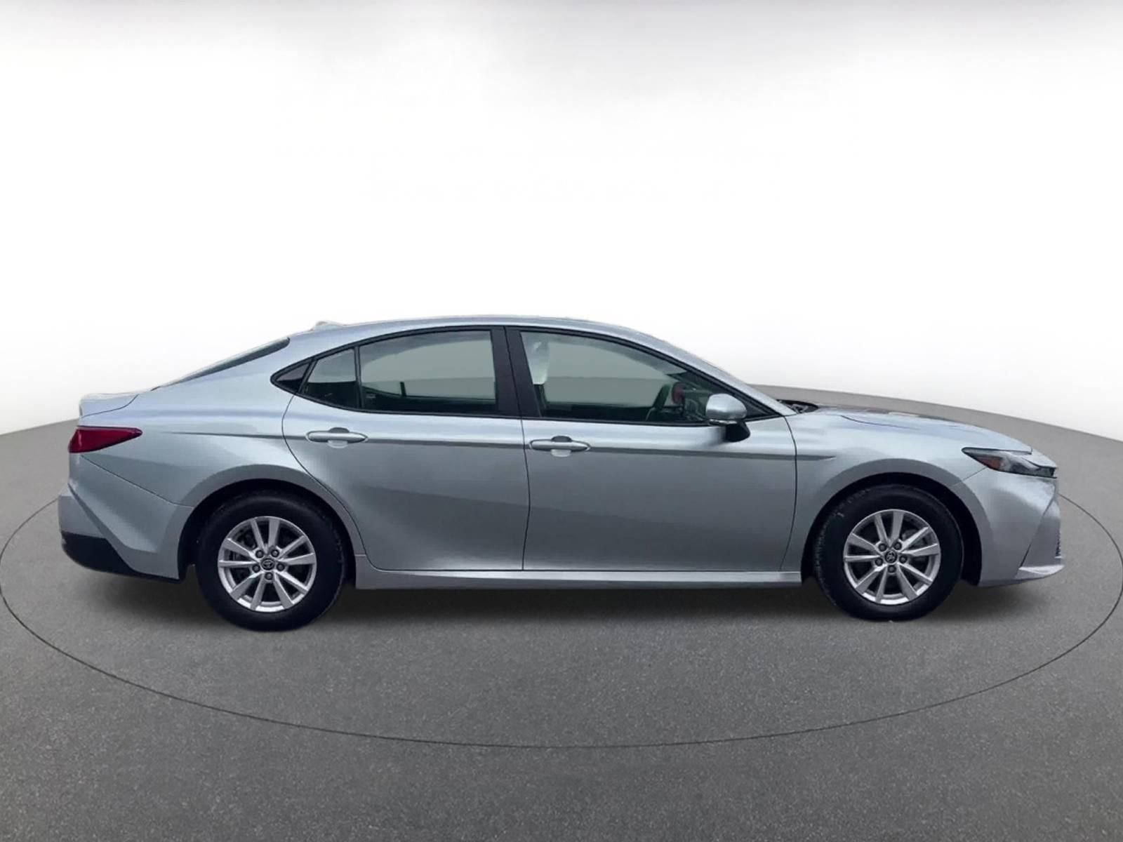 Used 2025 Toyota Camry LE image 16