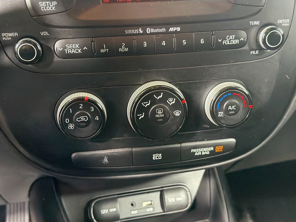 Used 2015 Kia Soul + FWD image 17