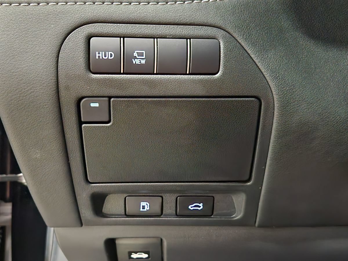 Used 2021 Lexus LS 500 RWD image 41