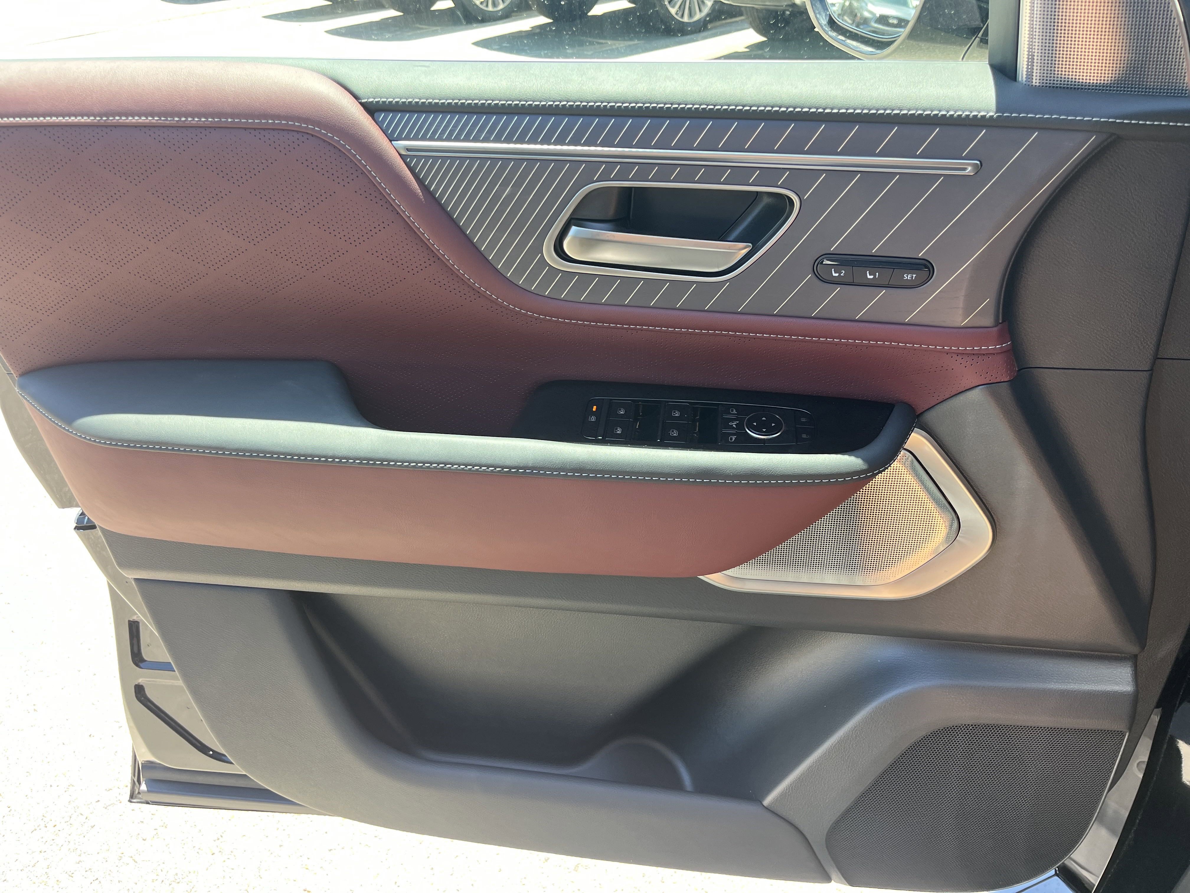 New 2025 INFINITI QX80 Autograph image 9