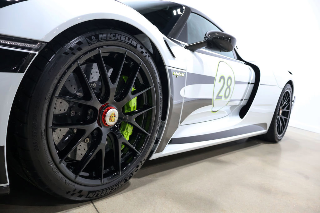 Used 2015 Porsche 918 Spyder image 30
