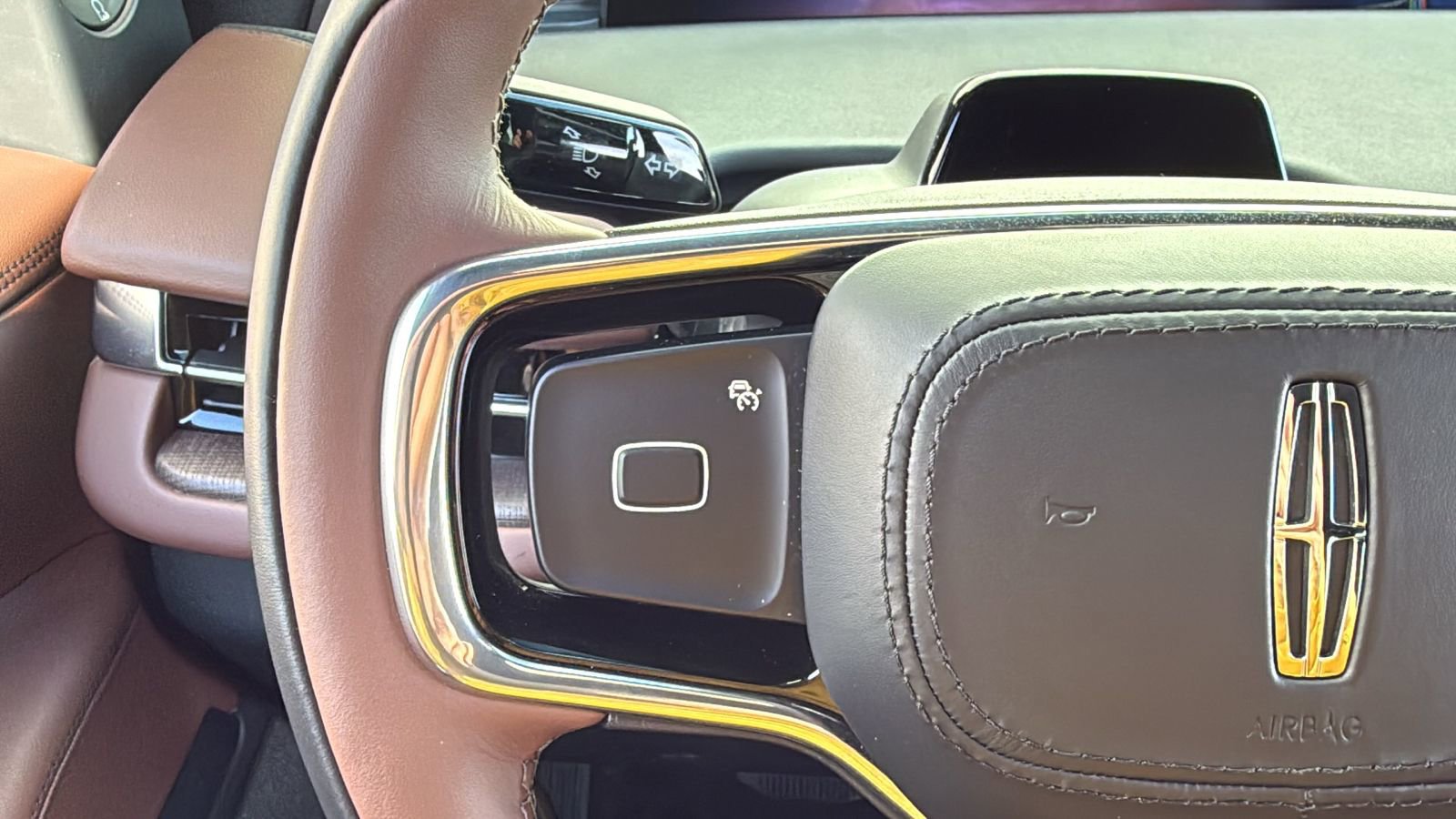 New 2026 Lincoln Navigator Reserve AWD/4WD image 36