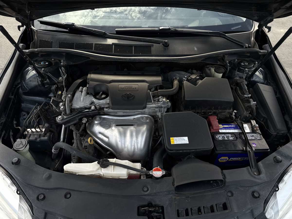 Used 2016 Toyota Camry LE image 9