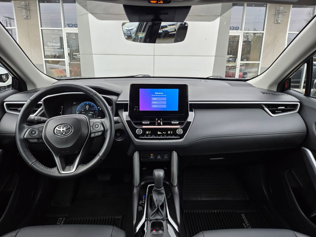 Used 2024 Toyota Corolla Cross XLE image 16