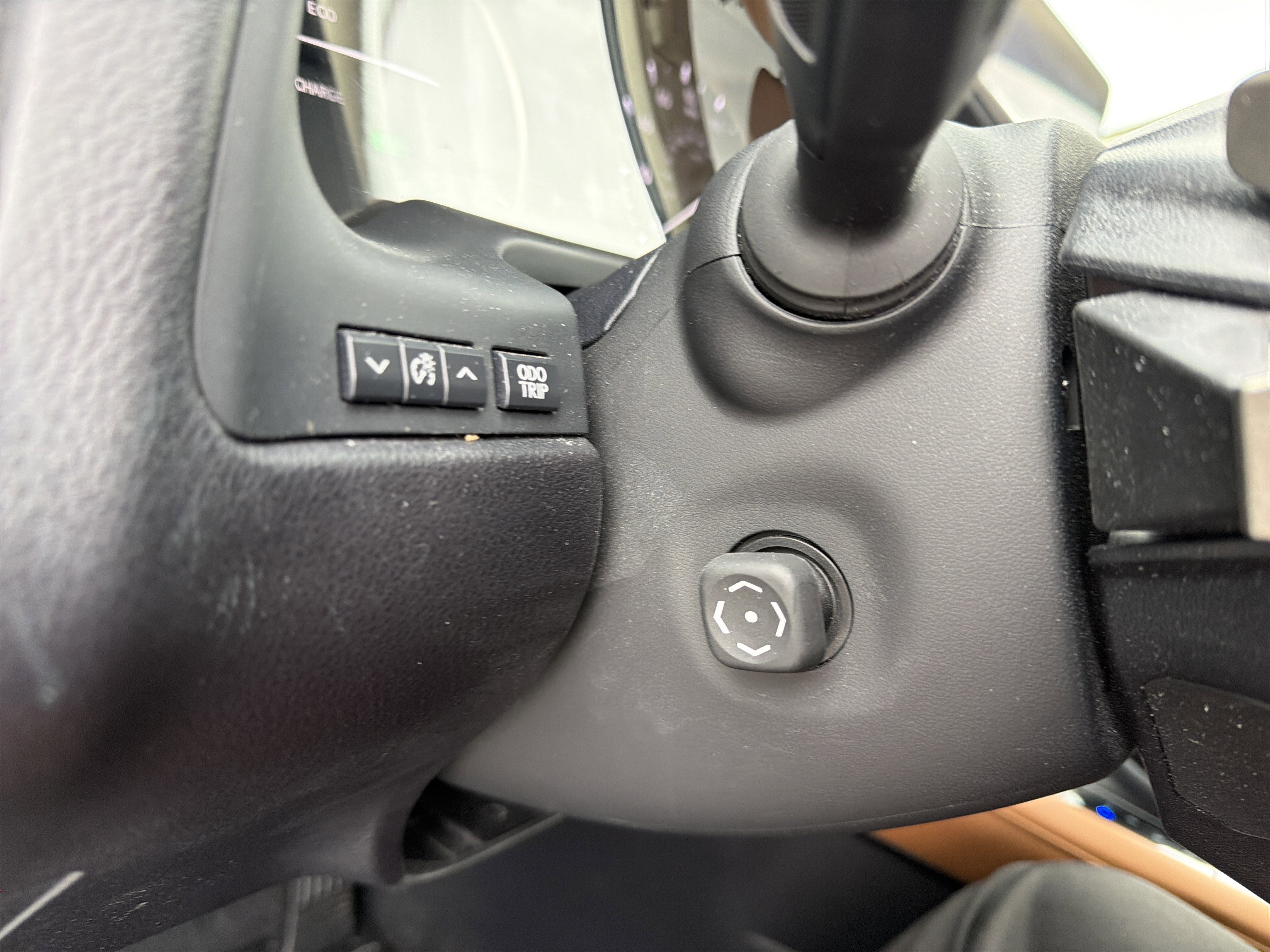 Used 2022 Lexus RX 450h AWD w/ Luxury Package image 18