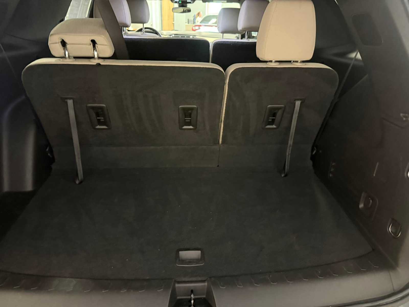 Used 2022 Chevrolet Traverse LS FWD image 25