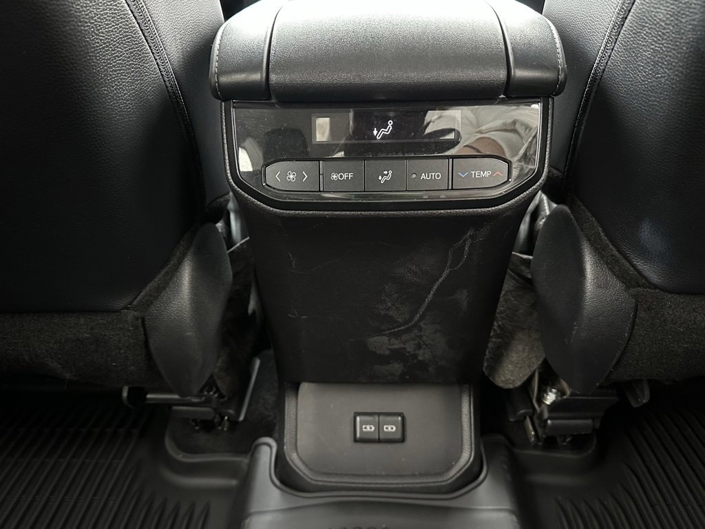 Certified 2024 Toyota Highlander XLE image 21