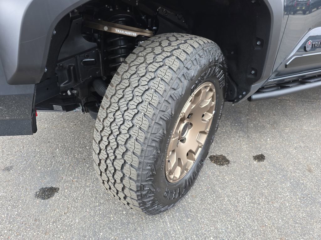 Used 2025 Toyota Tacoma Trailhunter image 33