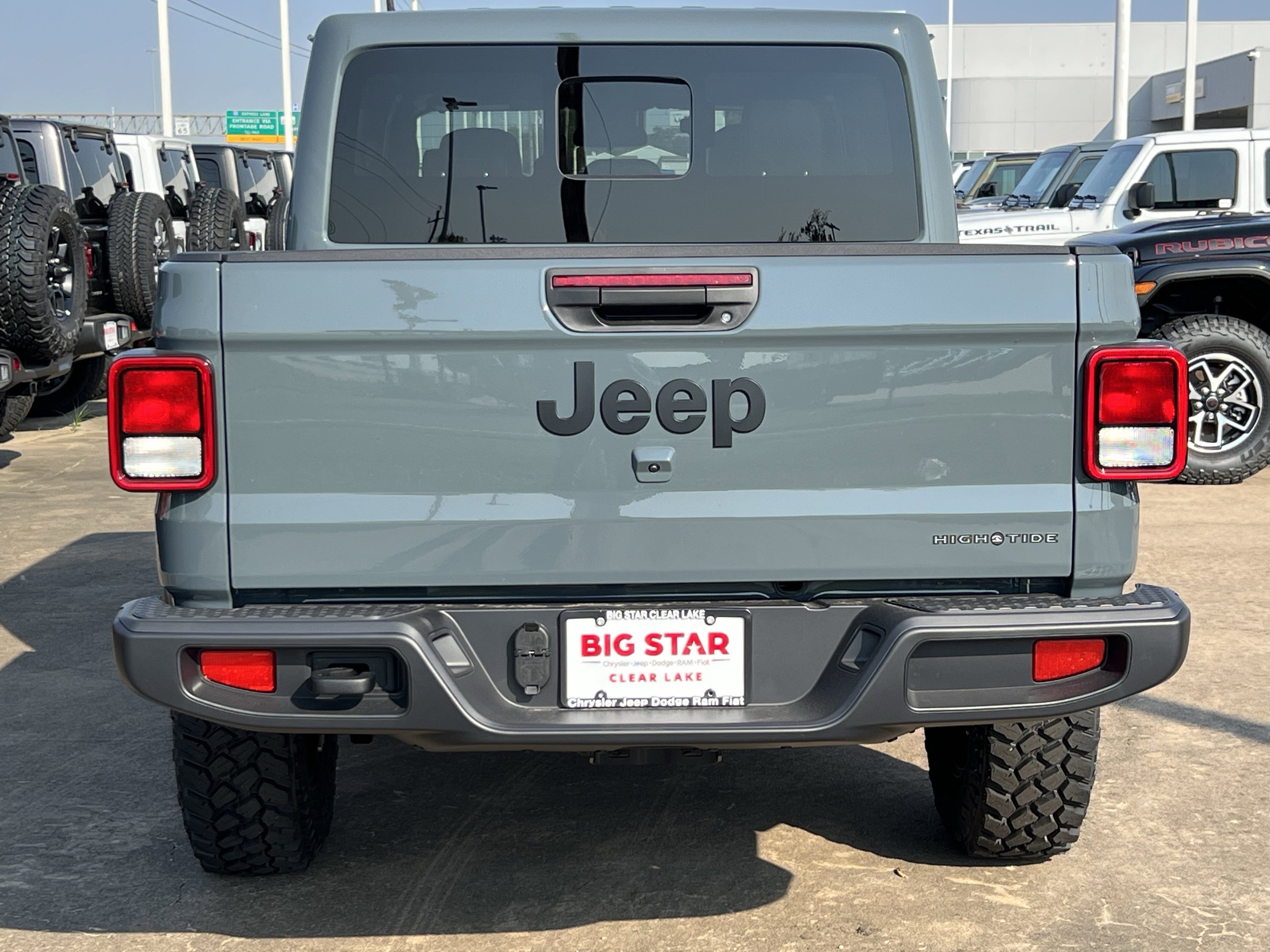 New 2025 Jeep Gladiator Sport image 3
