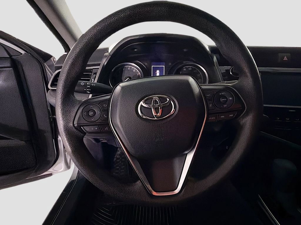 Used 2020 Toyota Camry LE FWD image 11