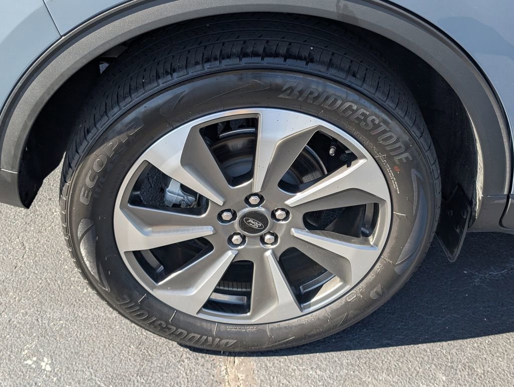 Used 2023 Ford Escape Platinum w/ Premium Technology Package image 25