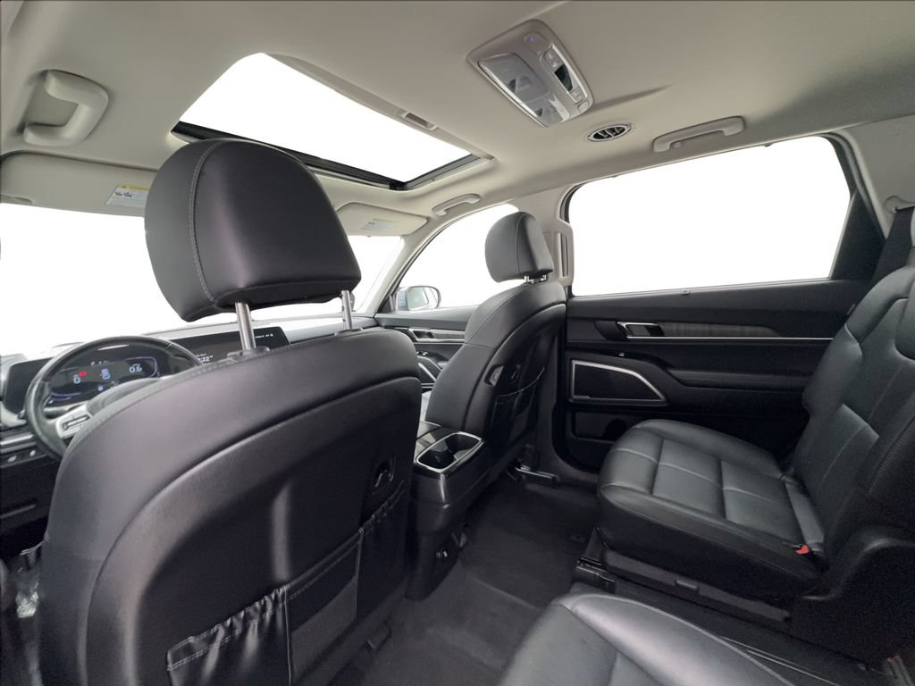 Used 2024 Kia Telluride EX w/ EX Captain's Chair Package AWD/4WD image 24