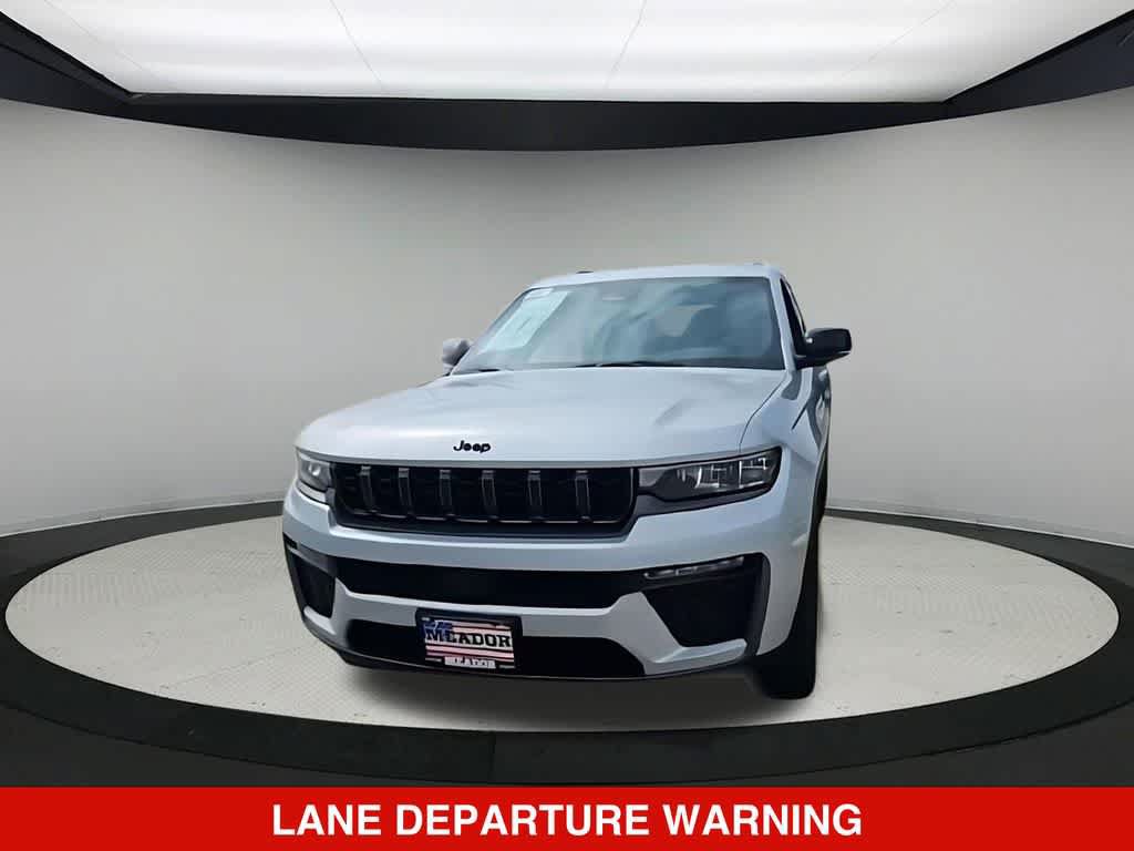New 2026 Jeep Grand Cherokee Limited w/ Limited Altitude Package AWD/4WD image 3