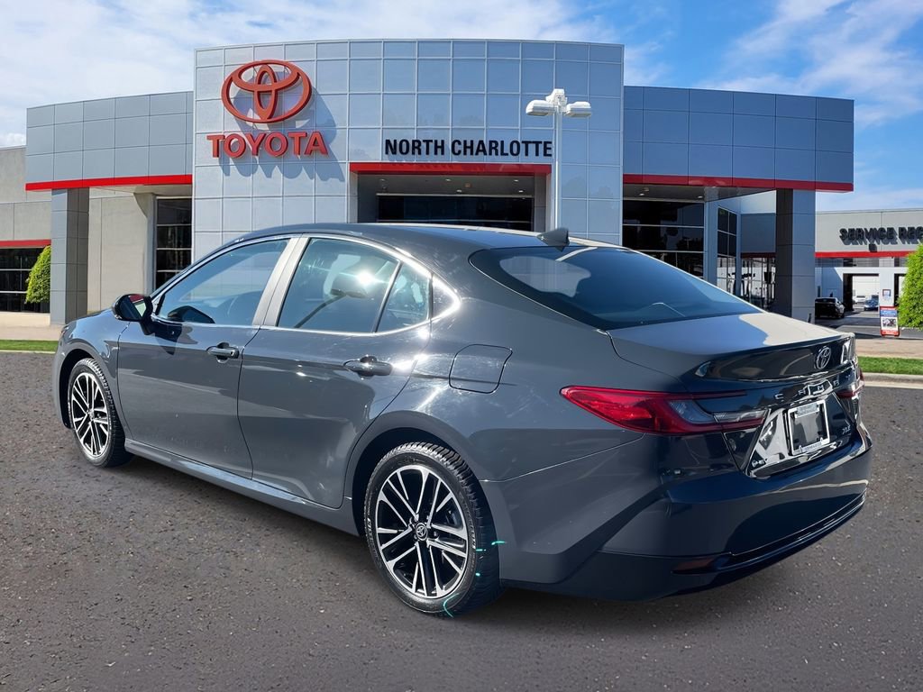 Used 2025 Toyota Camry XLE image 8