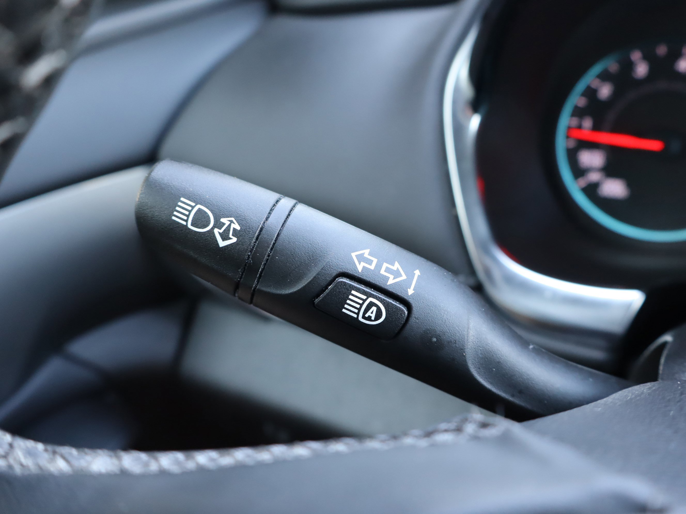 Used 2023 Chevrolet Traverse LT FWD image 21