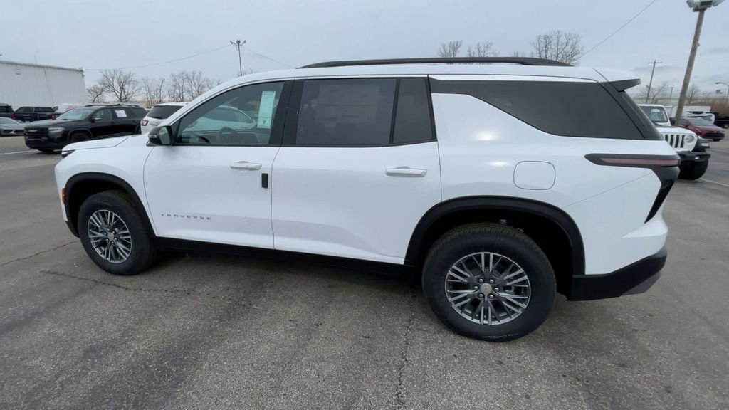 New 2026 Chevrolet Traverse LT w/ LPO, Floor Liner Package image 7